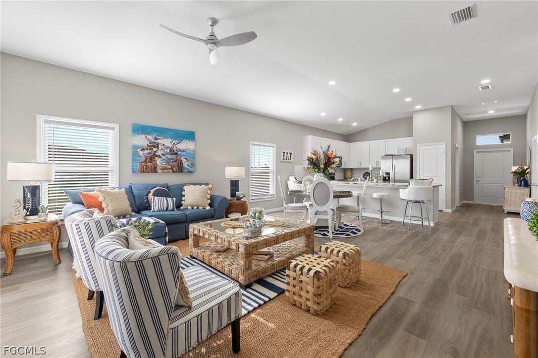 1810 Ne 3rd Ave - Photo 6 of 29