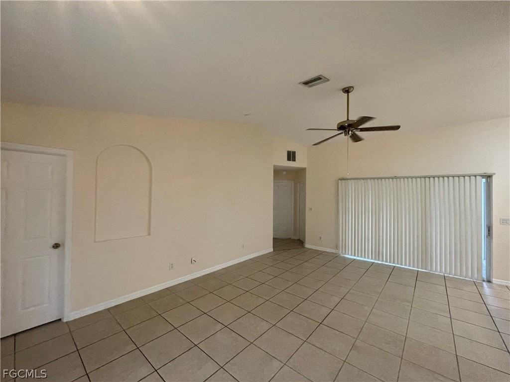 606 Sw 27th Ter - Photo 3 of 22