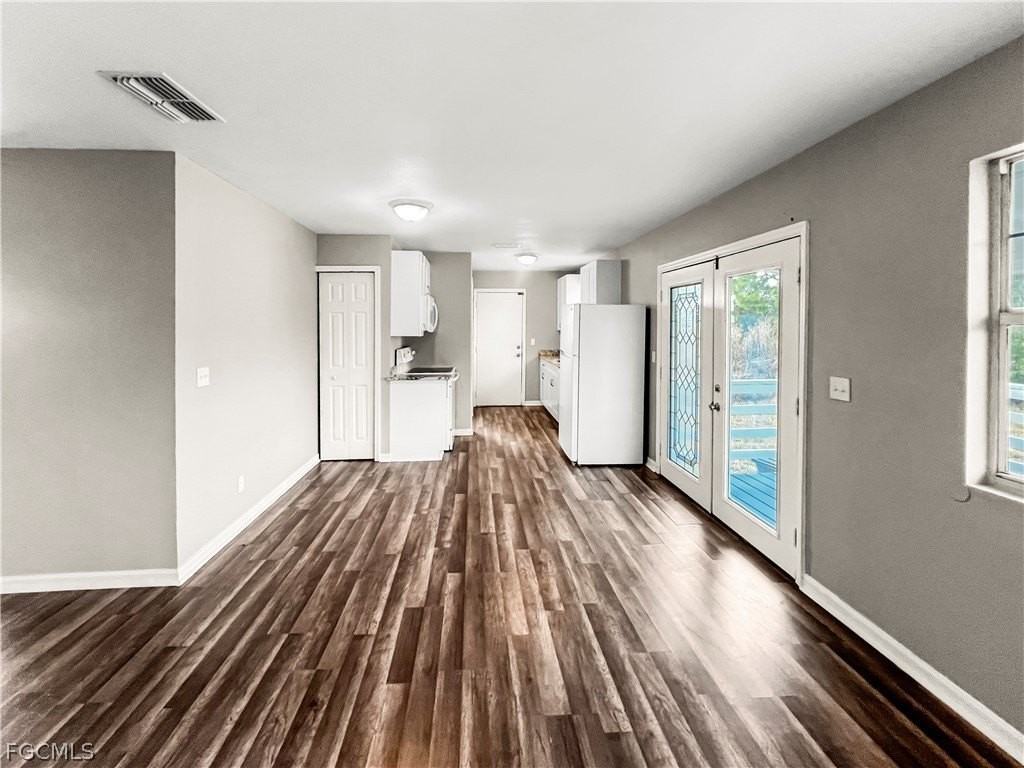 849 Theodore Vail St E - Photo 5 of 38