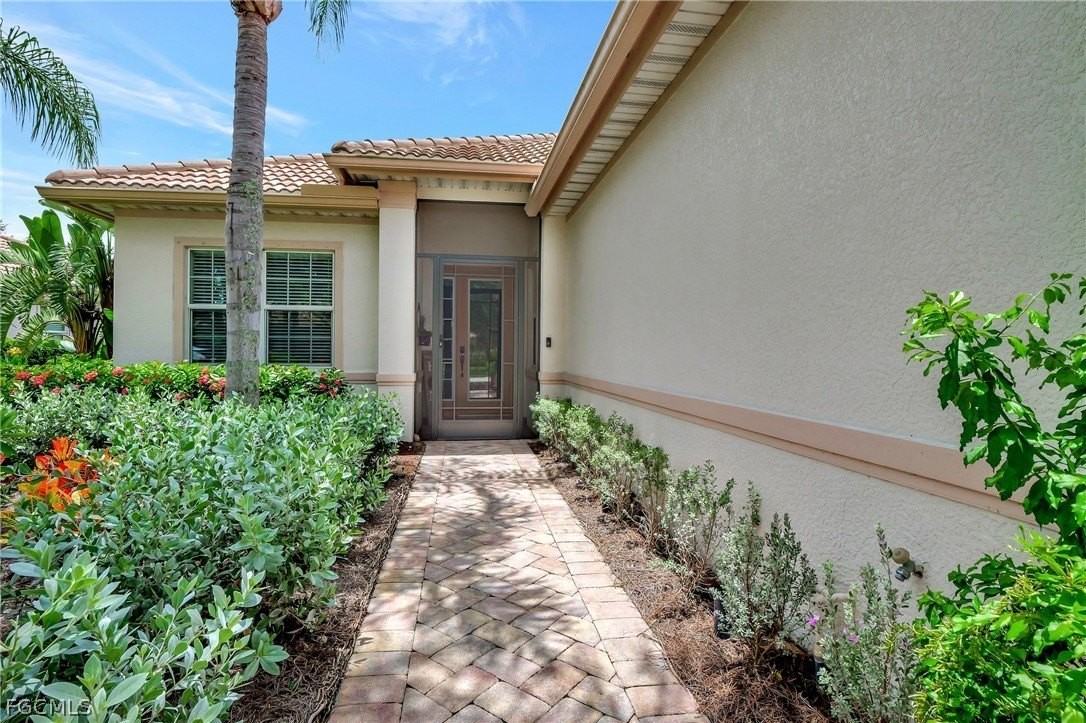 11230 Suffield St - Photo 2 of 42