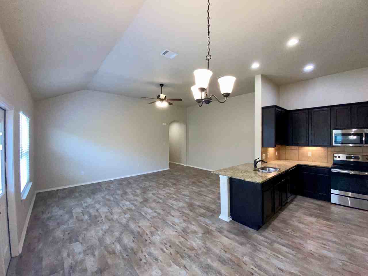 114 Stacy Ln - Photo 4 of 16