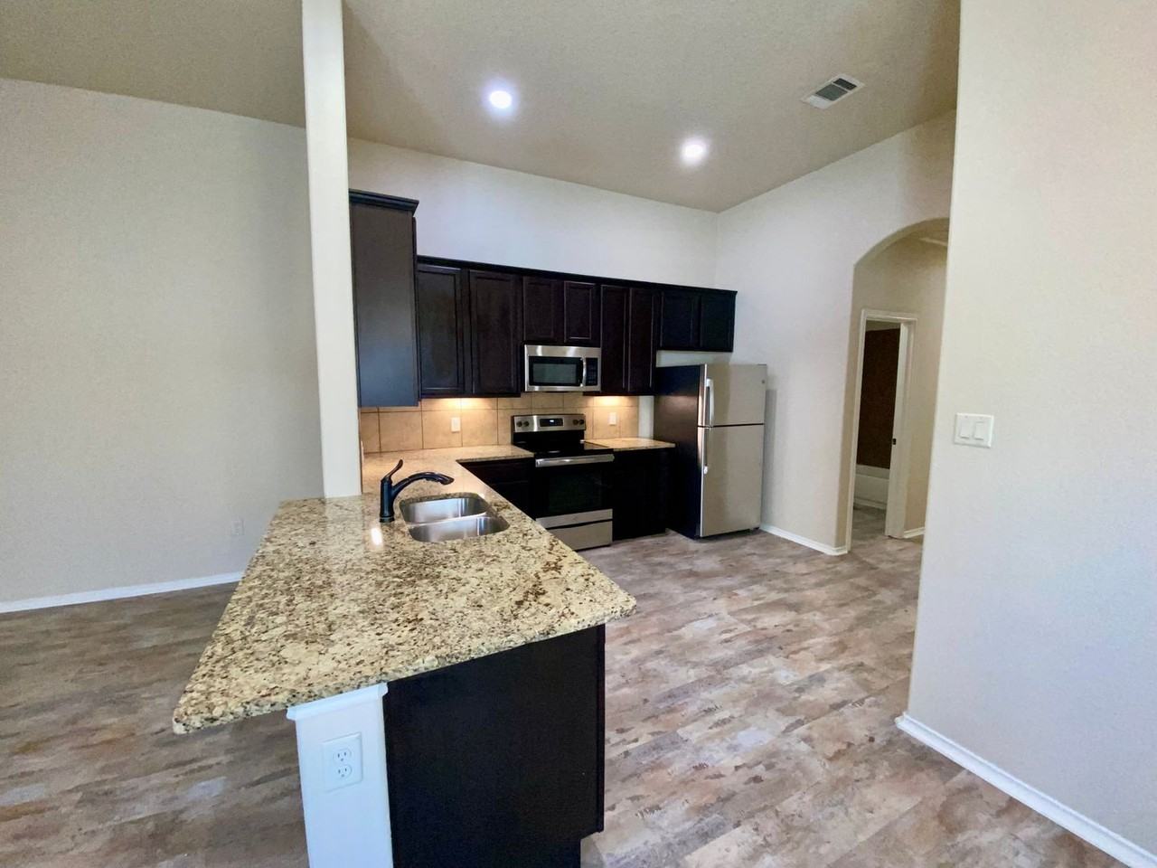 114 Stacy Ln - Photo 5 of 16