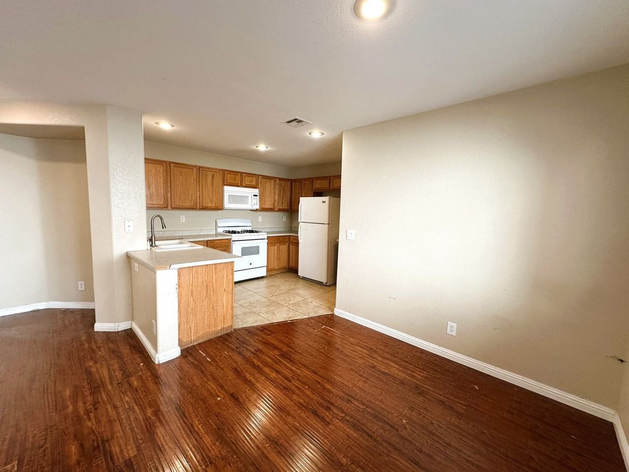 9272 Nerone Ave - Photo 6 of 20