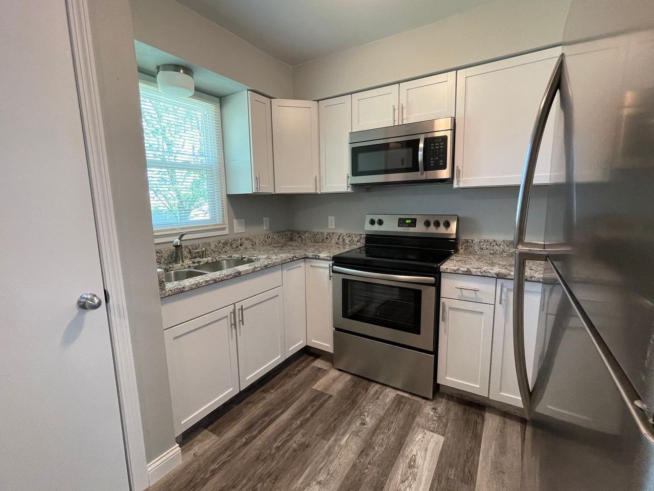 413 Kansas Dr - Photo 2 of 7