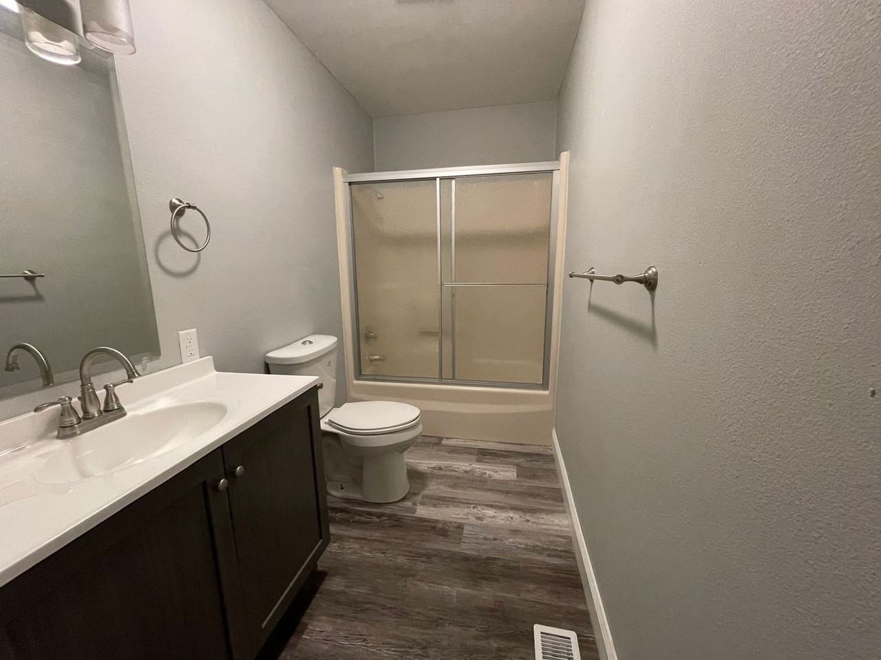 413 Kansas Dr - Photo 5 of 7