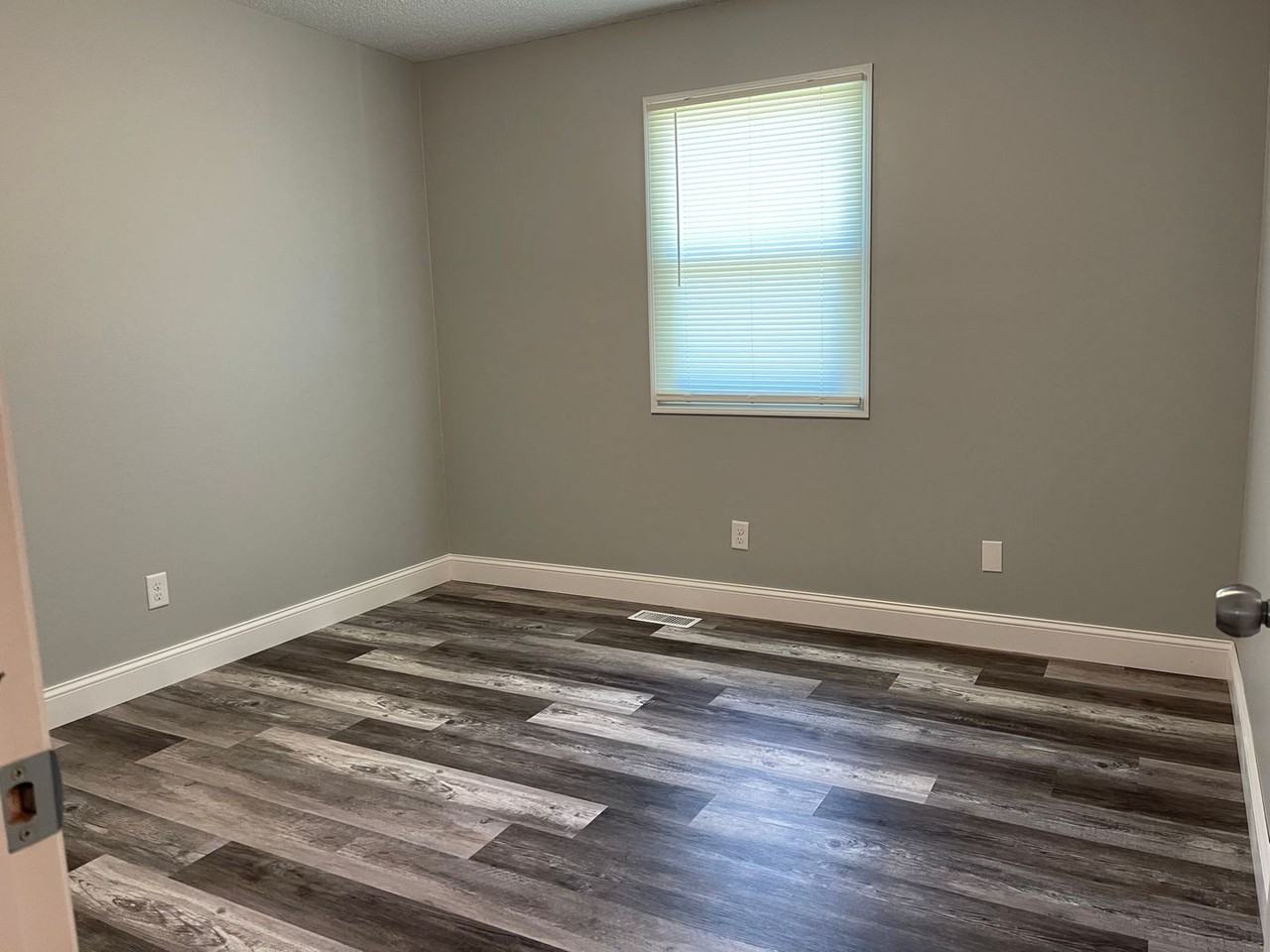 413 Kansas Dr - Photo 7 of 7