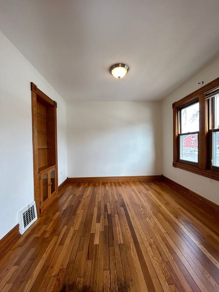 512 23rd St S - Photo 2 of 28