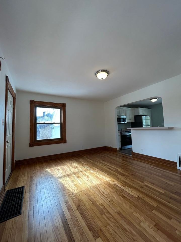 512 23rd St S - Photo 7 of 28