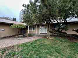 featured image of 211 Spring Ave