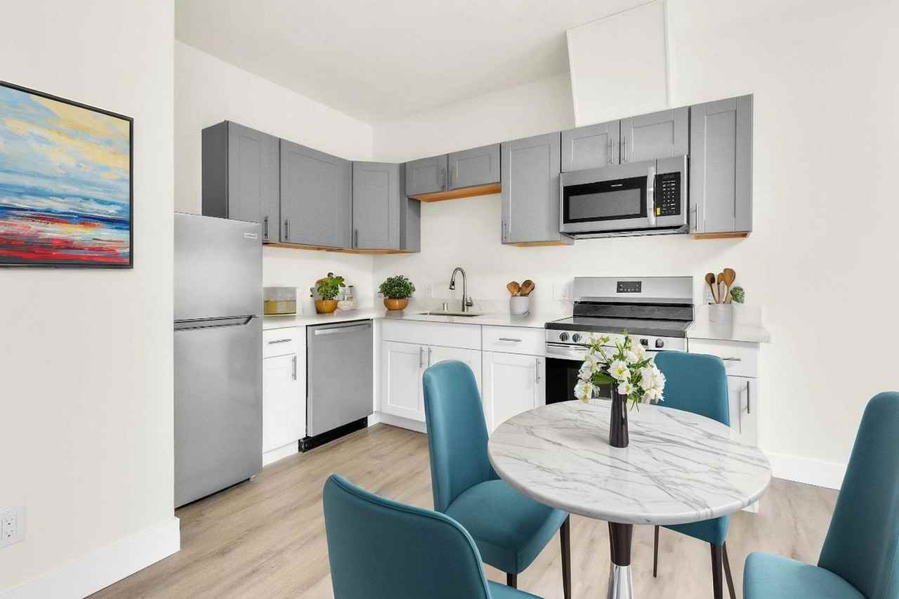 3000 T St - Photo 4 of 10