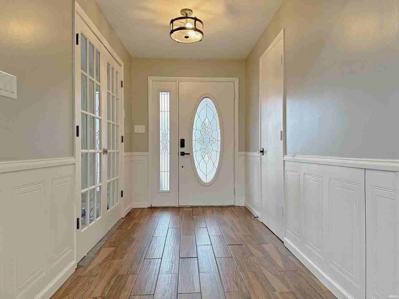 826 Orlando Dr - Photo 2 of 25