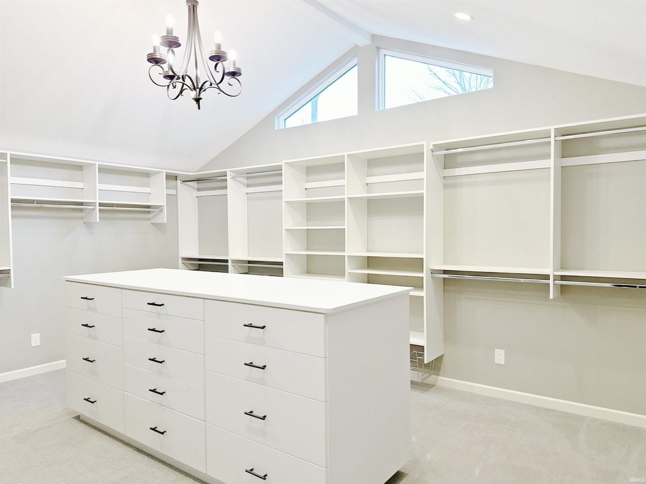 826 Orlando Dr - Photo 5 of 25