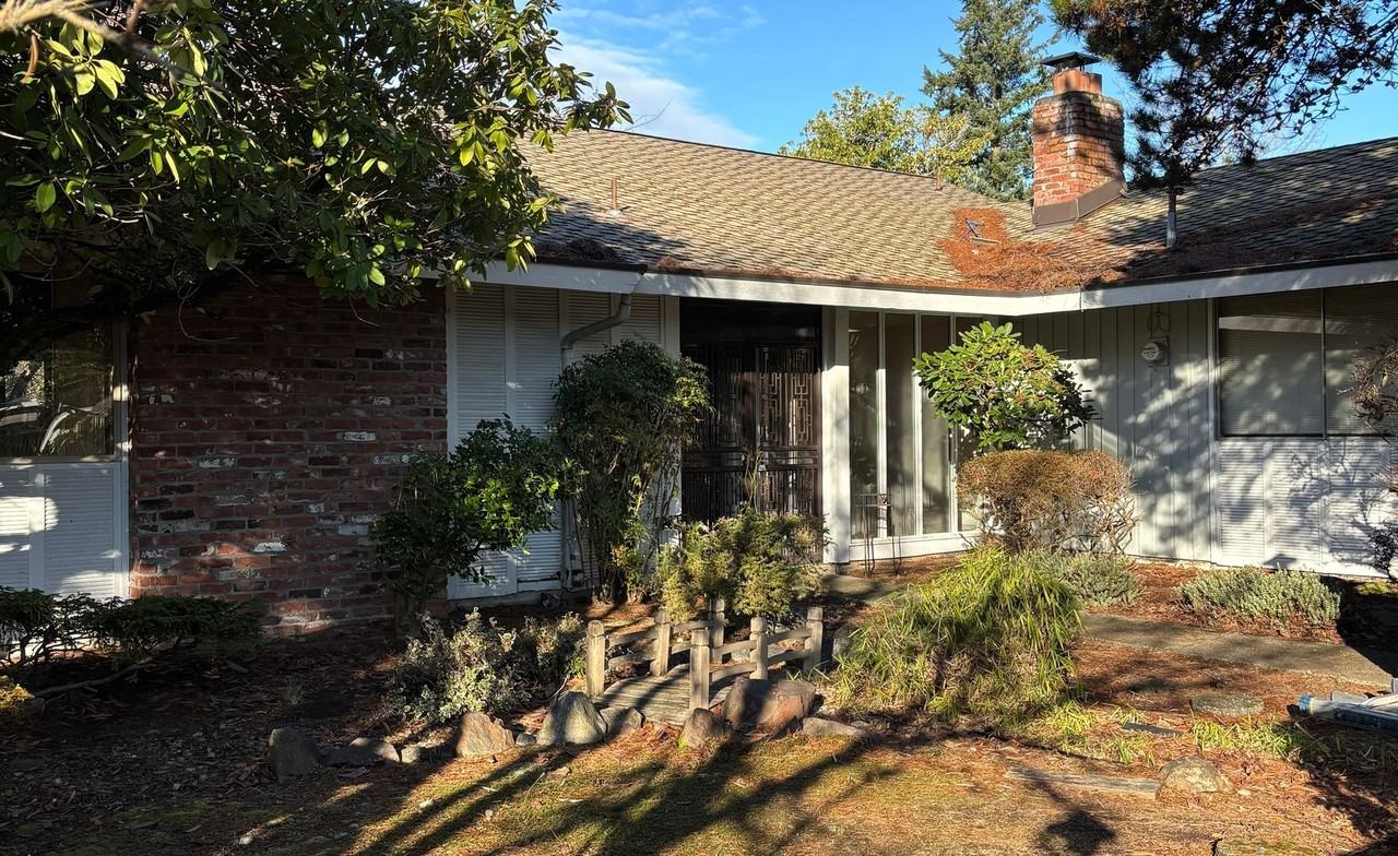 16862 Ne 18th St - Photo 2 of 30