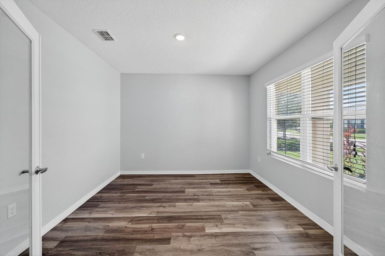 3128 S Northview Rd - Photo 5 of 50