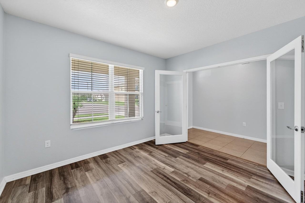 3128 S Northview Rd - Photo 7 of 50