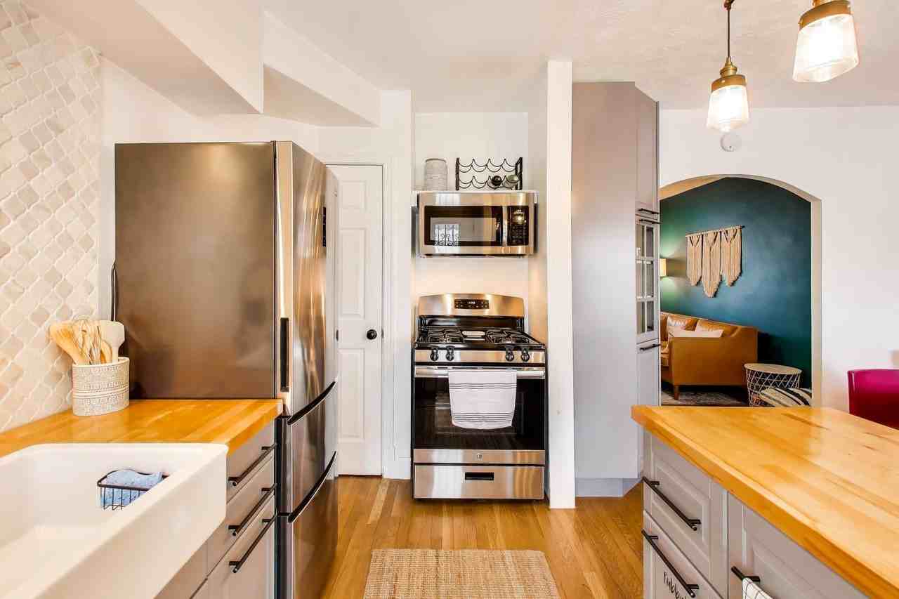 1766 E St Ne - Photo 3 of 35