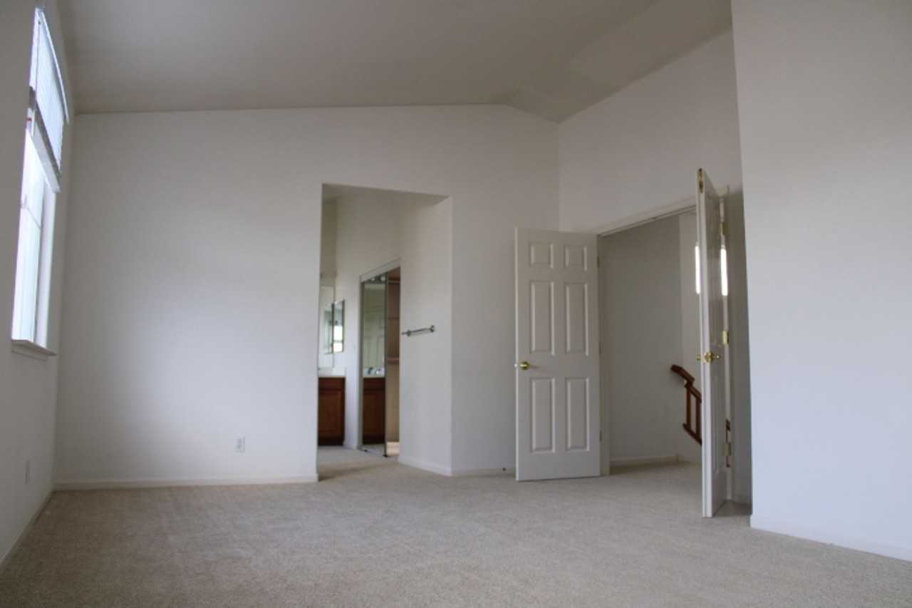 524 Rosewood Ln - Photo 5 of 27