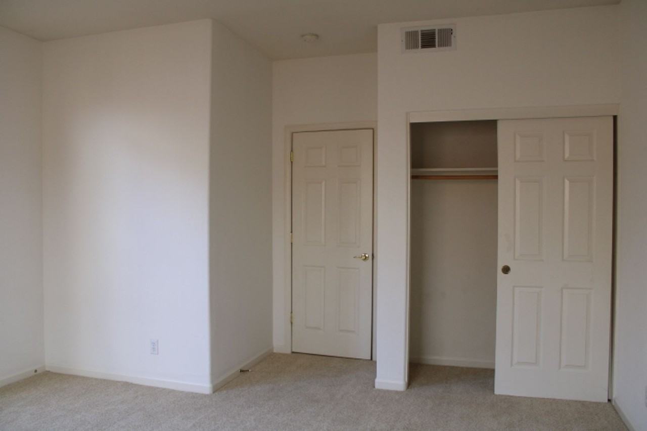 524 Rosewood Ln - Photo 7 of 27