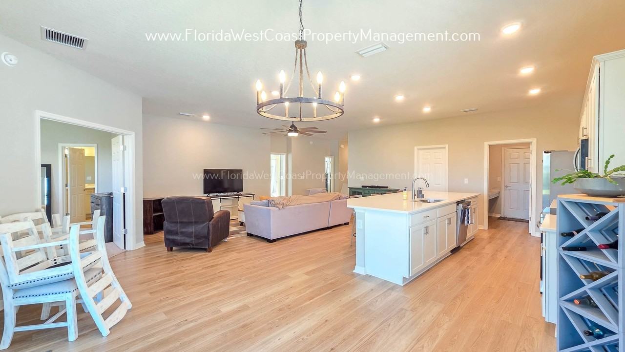 6716 162nd Pl E - Photo 6 of 42