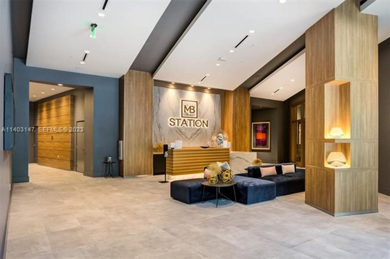 3170 3170 SW 22nd St1601 #1707 - Photo 2 of 19