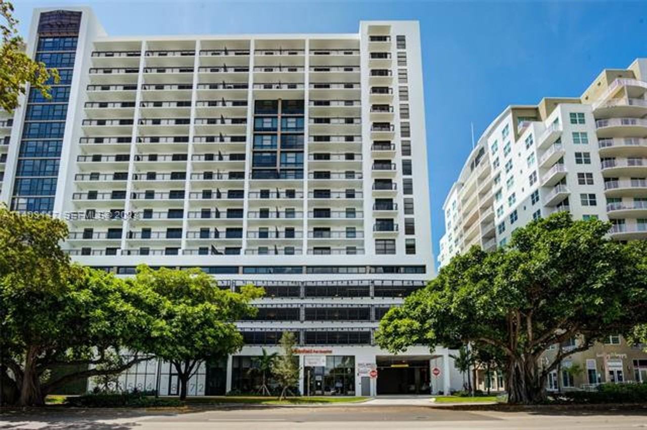 3170 3170 SW 22nd St1601 #1707 - Photo 3 of 19