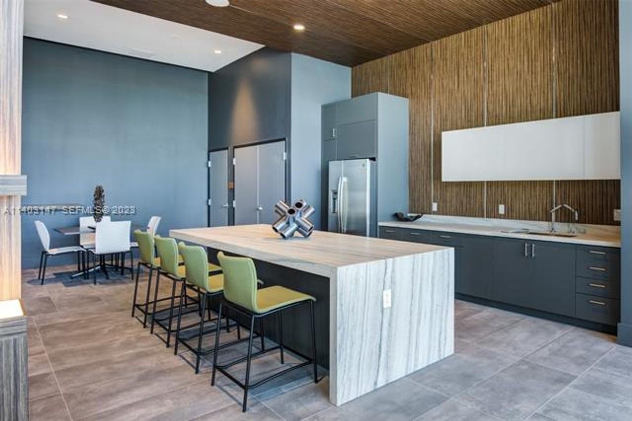 3170 3170 SW 22nd St1601 #1707 - Photo 6 of 19