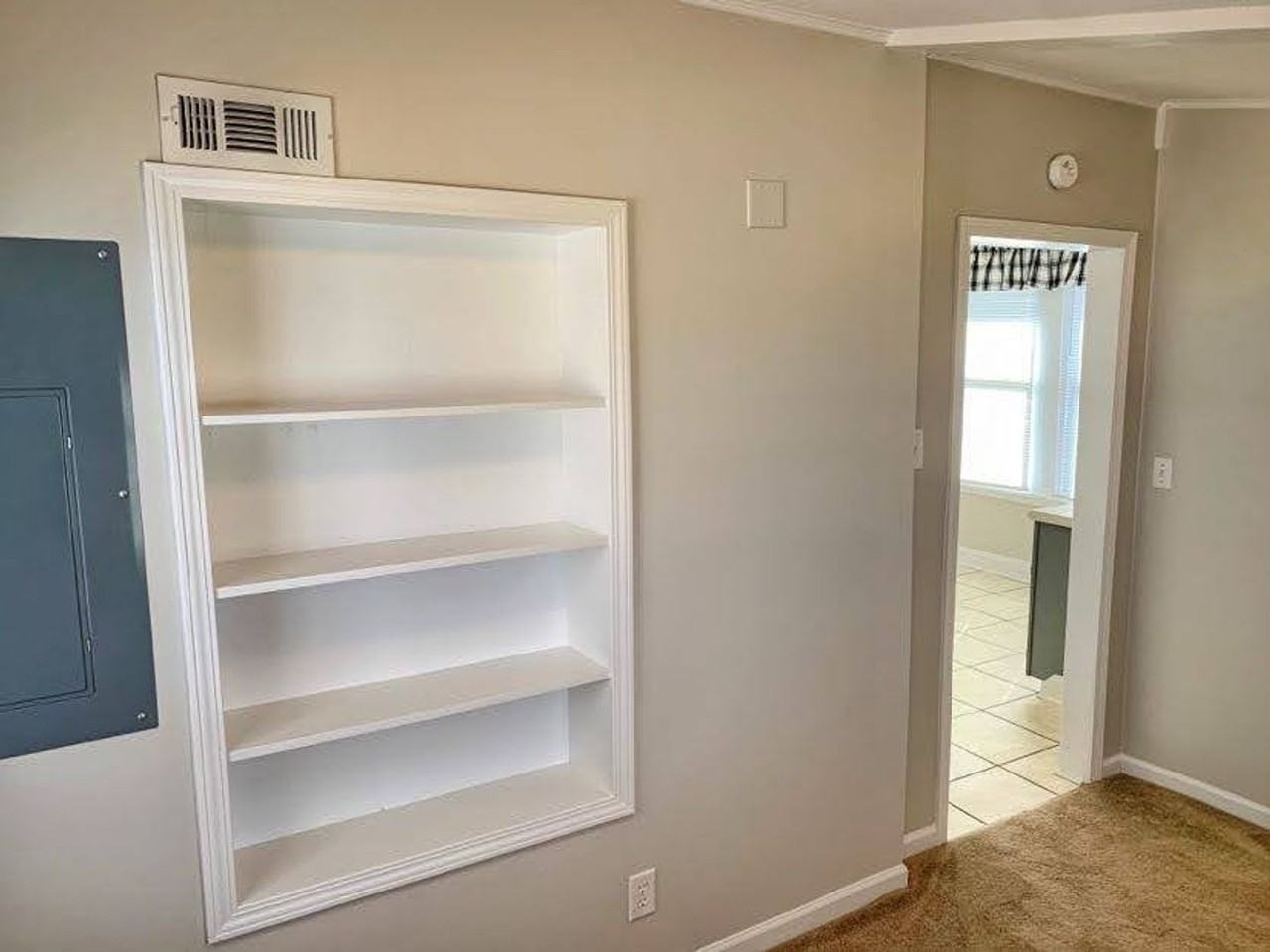 910 Lamont St - Photo 4 of 20