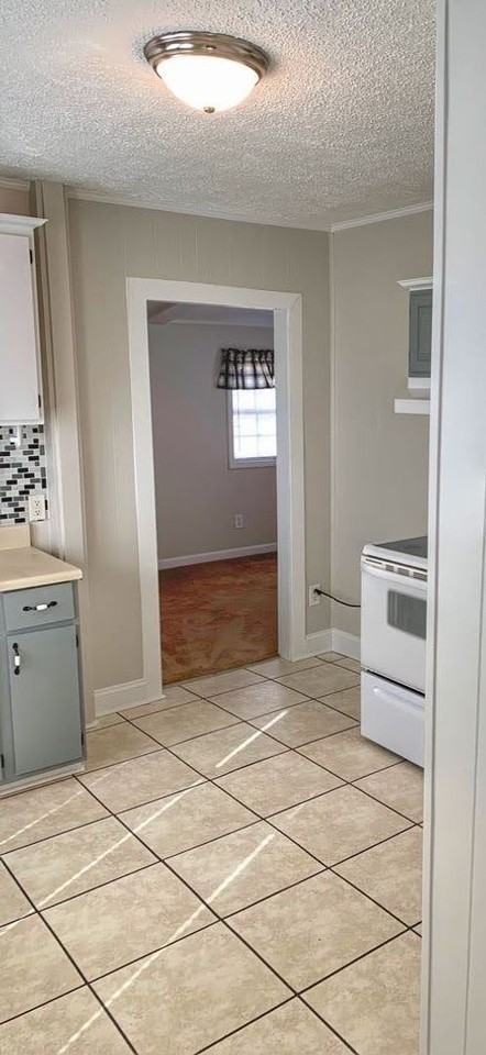 910 Lamont St - Photo 5 of 20