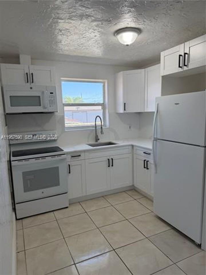 2287 Nw 33rd St #0 - Photo 3 of 19