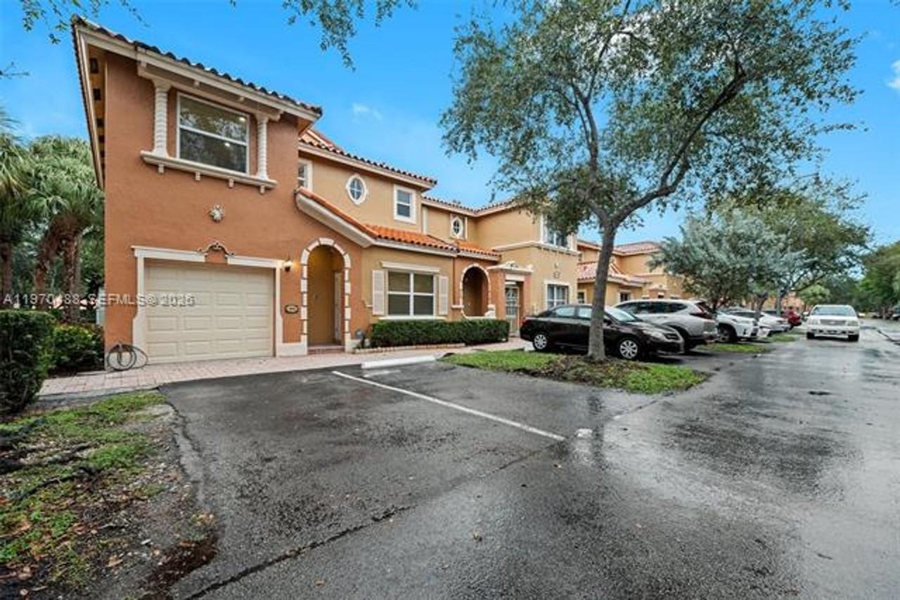 8511 8511 NW 141st Ter th 405 - Photo 3 of 25