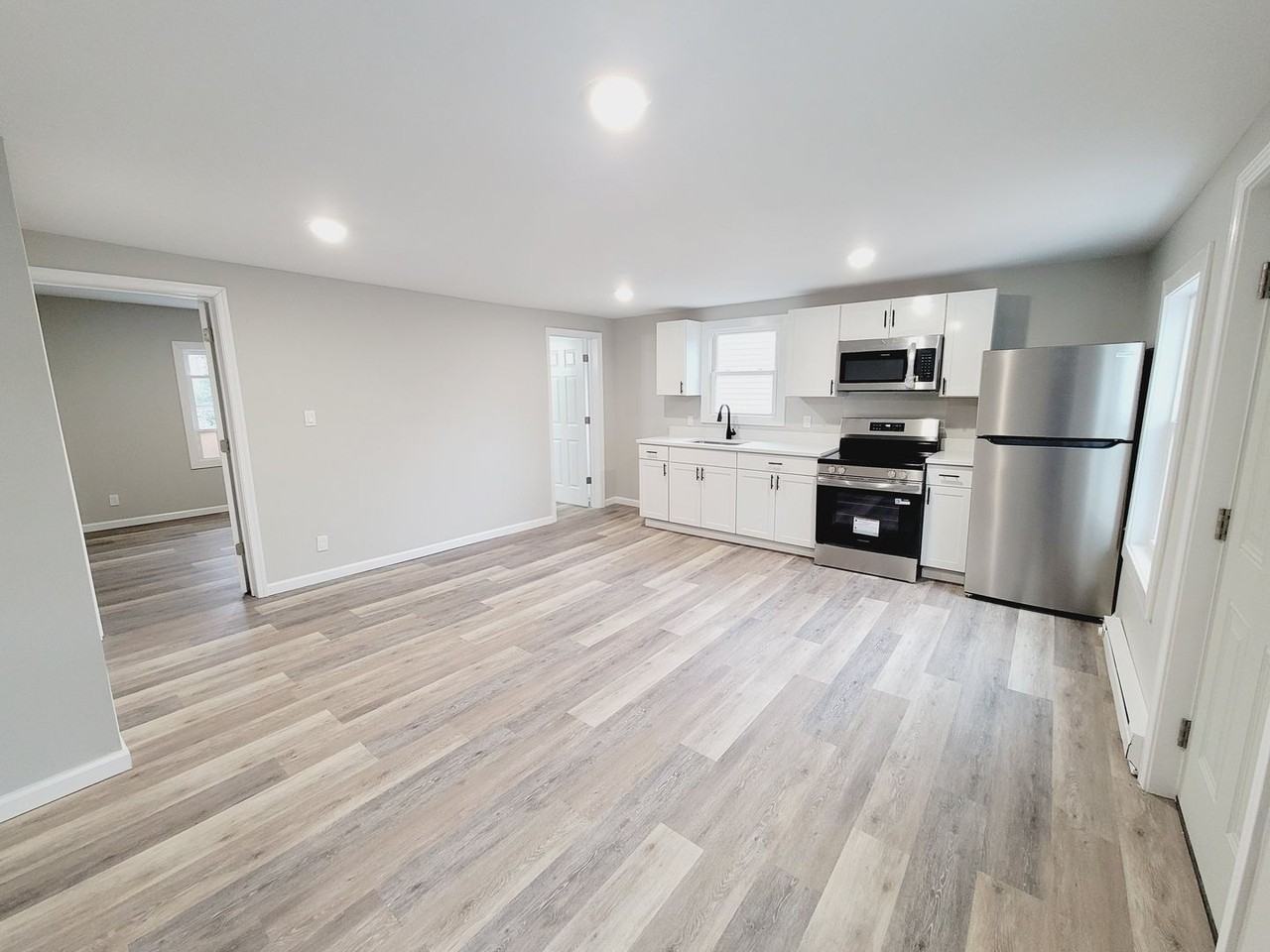 1112 Bedford Ave - Photo 2 of 8