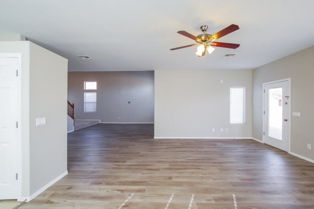 2189 S 88th Ave - Photo 6 of 17