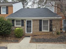 featured image of 370 Williamsburg Way