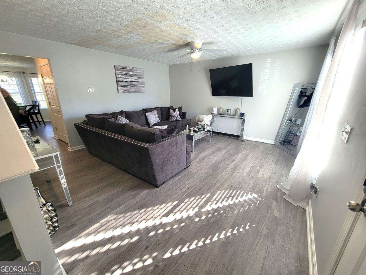 1319 Revelstoke Cv - Photo 2 of 10