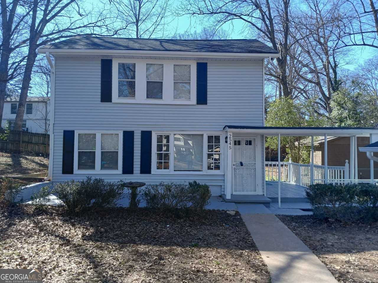 2545 White Oak Dr - Photo 2 of 16