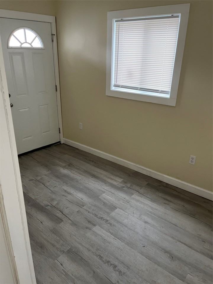 2961 W 11th St - Photo 2 of 11