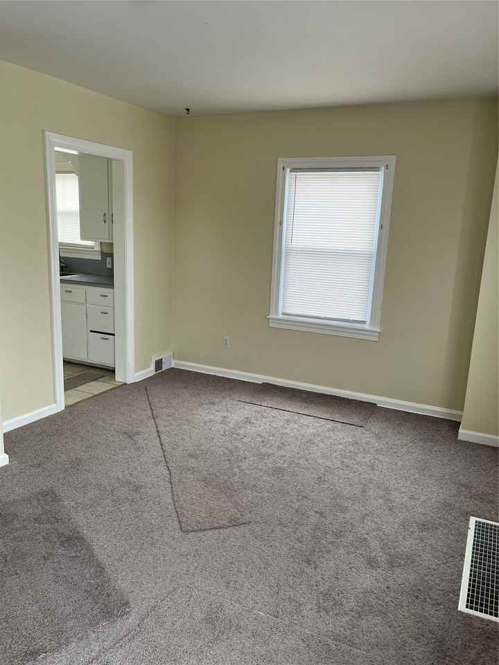 2961 W 11th St - Photo 4 of 11