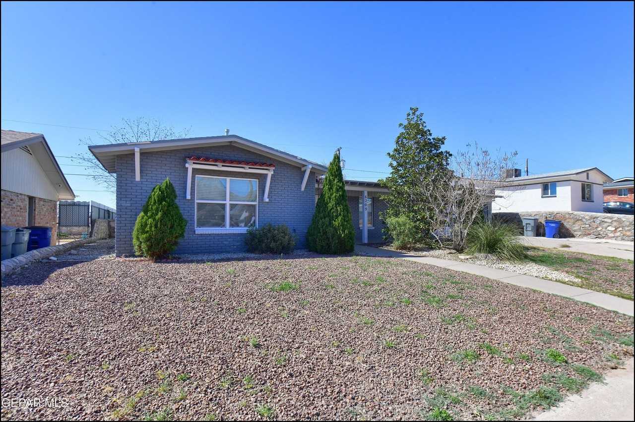 6209 Heath Way - Photo 2 of 43