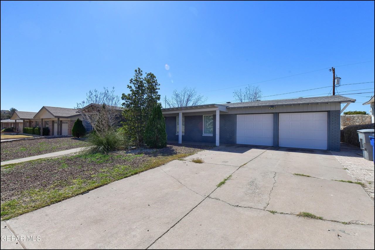 6209 Heath Way - Photo 4 of 43