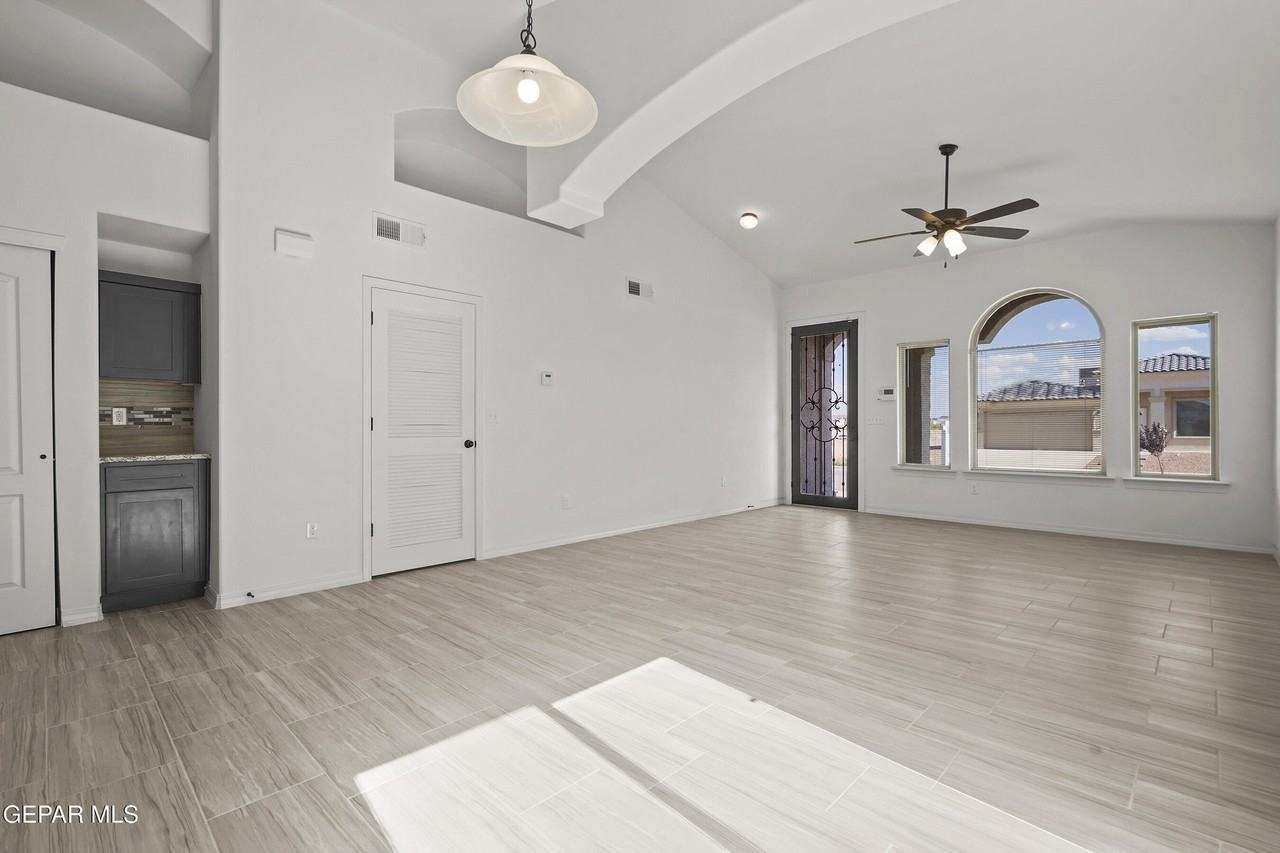 13853 Summer Story Ave - Photo 6 of 26