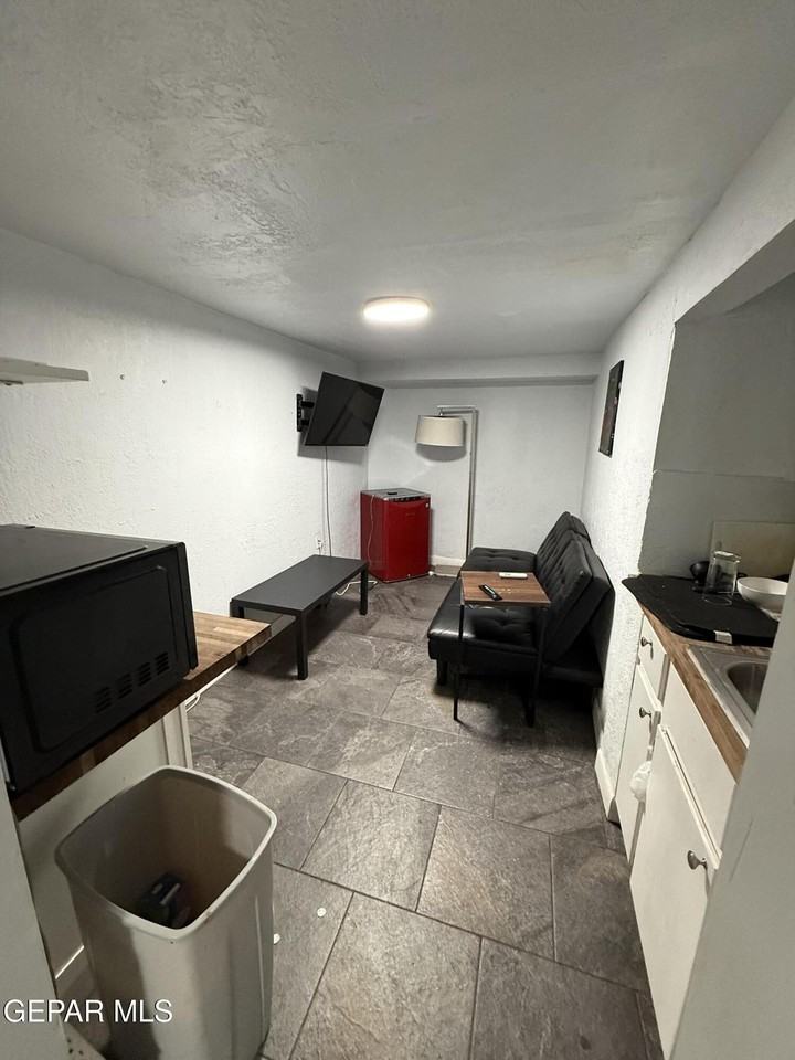 2415 MONTANA Avenue unit: Basement - Photo 4 of 8