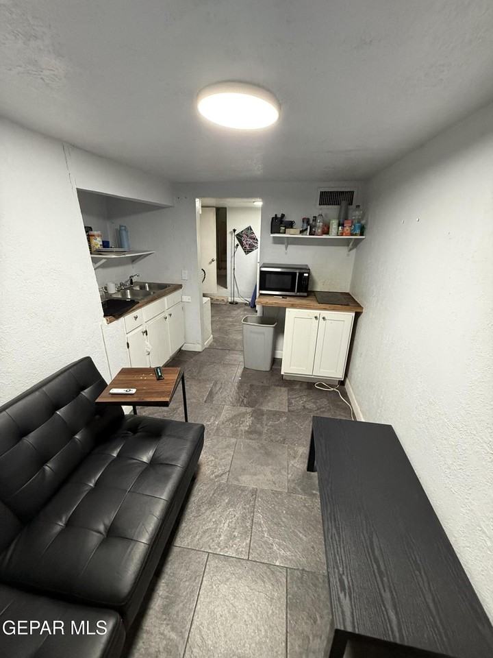 2415 MONTANA Avenue unit: Basement - Photo 5 of 8