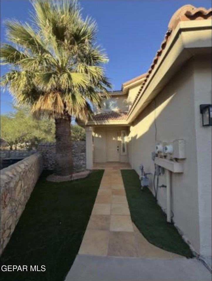 206 Vic Clark Ct Unit B - Photo 2 of 13