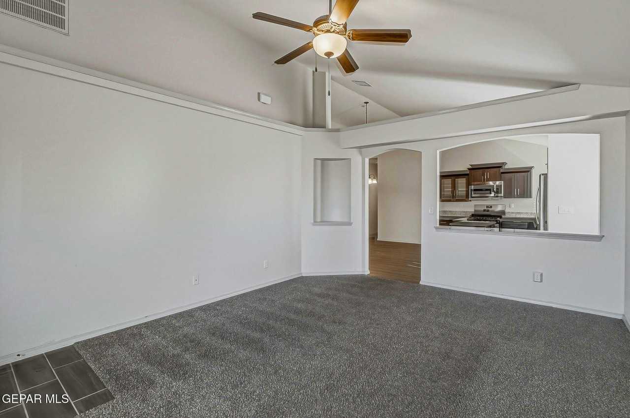 14620 Carlo Alvarado Dr - Photo 5 of 37