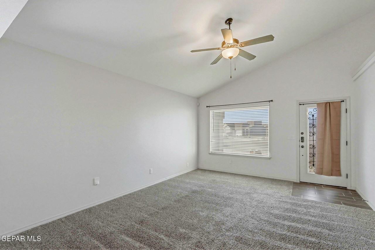 14620 Carlo Alvarado Dr - Photo 6 of 37