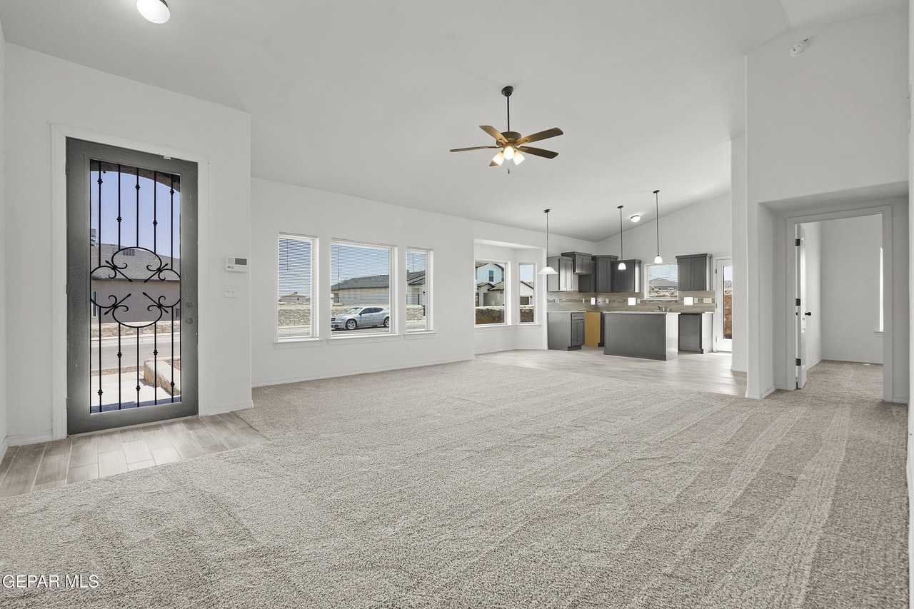 1060 Summer Rain St - Photo 5 of 26