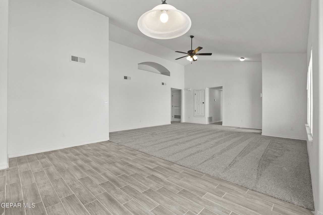 1060 Summer Rain St - Photo 7 of 26