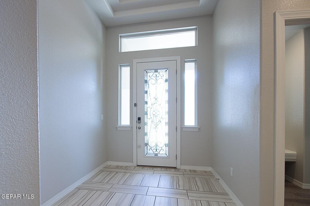 2621 Mike Price Dr - Photo 3 of 49