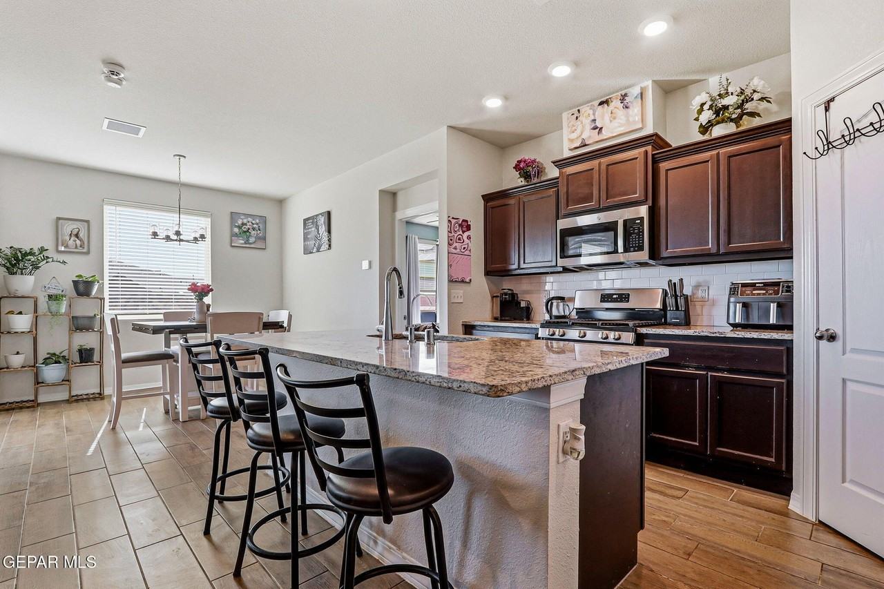 6166 Hidden Passage Ave - Photo 3 of 26