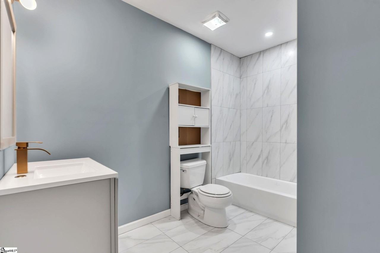 189B North St #B - Photo 6 of 14